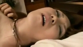 破处落红 姐夫怒砸2W开苞小姨子粉嫩小穴 迷人性感一线天裂缝 大龟头刺入窄穴裹满落红 狂肏爆射满地狼借