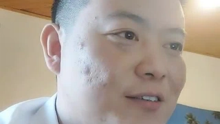 漂亮少妇 被两根大洋吊同时操骚逼和菊花 舔屁眼吃鸡巴 最后爆吃精 满脸绯红 这下应该上下嘴都吃饱了