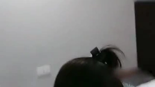 劇情演繹美女房屋仲介費用不能少可以其他服務，性感黑絲高跟鞋撕襠舔屄，騎乘「啊啊啊…」直叫…