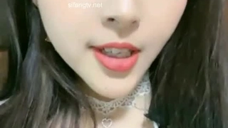 约了个网红脸妹子TP啪啪，镜头前特写口交调情摸逼