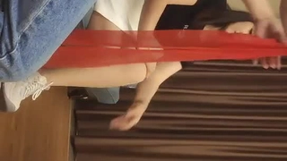 背着丈夫“嘘！小点声！别被同事们发现了！”【陌陌探探过时了！用下面简阶的】